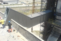 Објект: Челичен мост за поврзување на два објекти / Инвеститор: Sharrcem Kosovo / Година: 2012 / Локација: Косово /